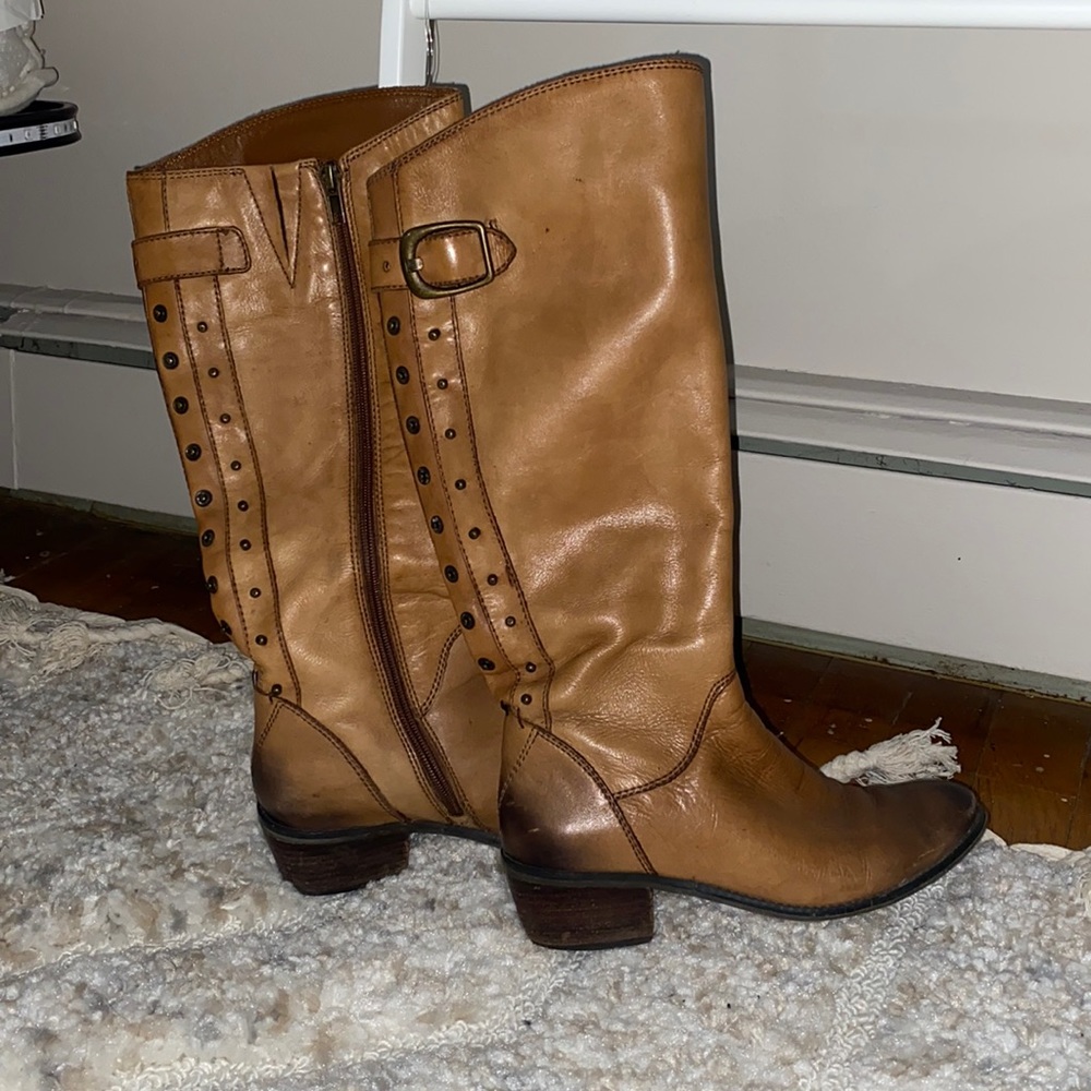 Lucky Brand LP Blaire 2 Studded Boots